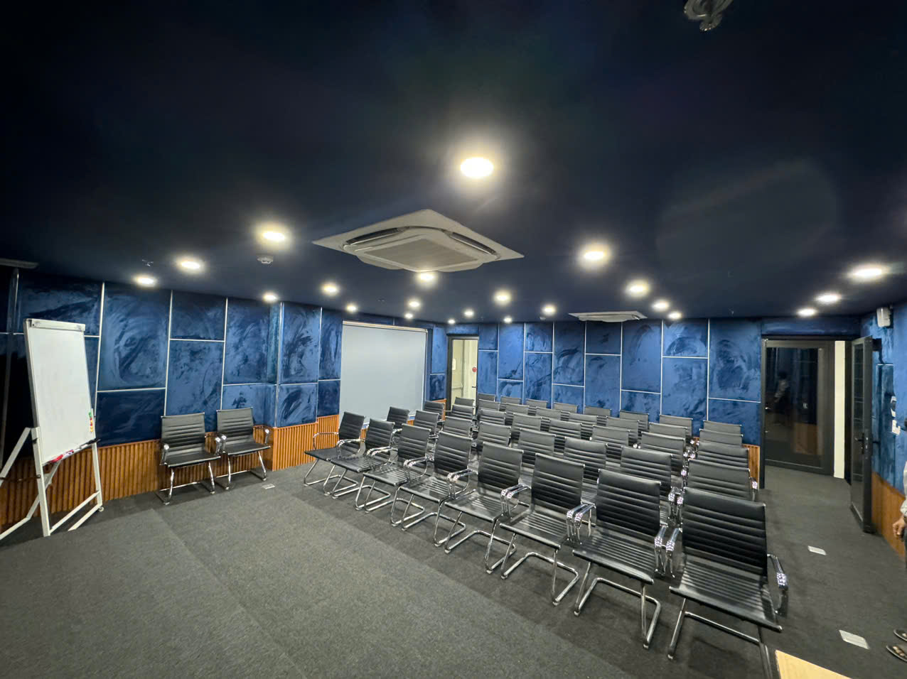 project/2025_11/Phong_50m2-_40_seats.jpg